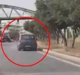 Τροχαίο στην Kατεχάκη | Πανικός στους δρόμους με οδηγό να οδηγεί σε άθλια κατάσταση ενώ το ΙΧ διαλυόταν – Βίντεο