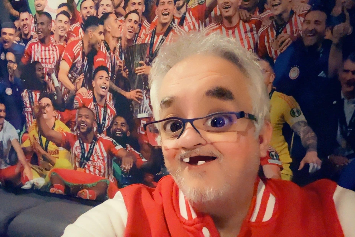 Μπάμπης Λουλές: Ο άνθρωπος που έκανε το οπαδικό χιούμορ τέχνη στα social